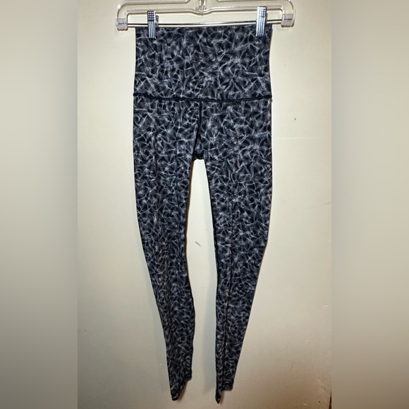 lululemon leggings - Picture 1 of 3
